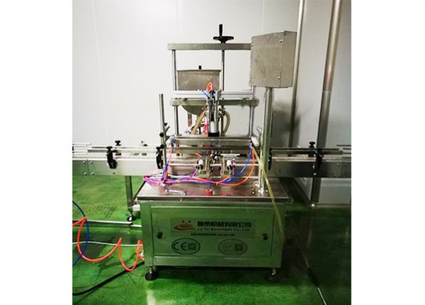 全自動醬類灌裝機（可帶攪拌）